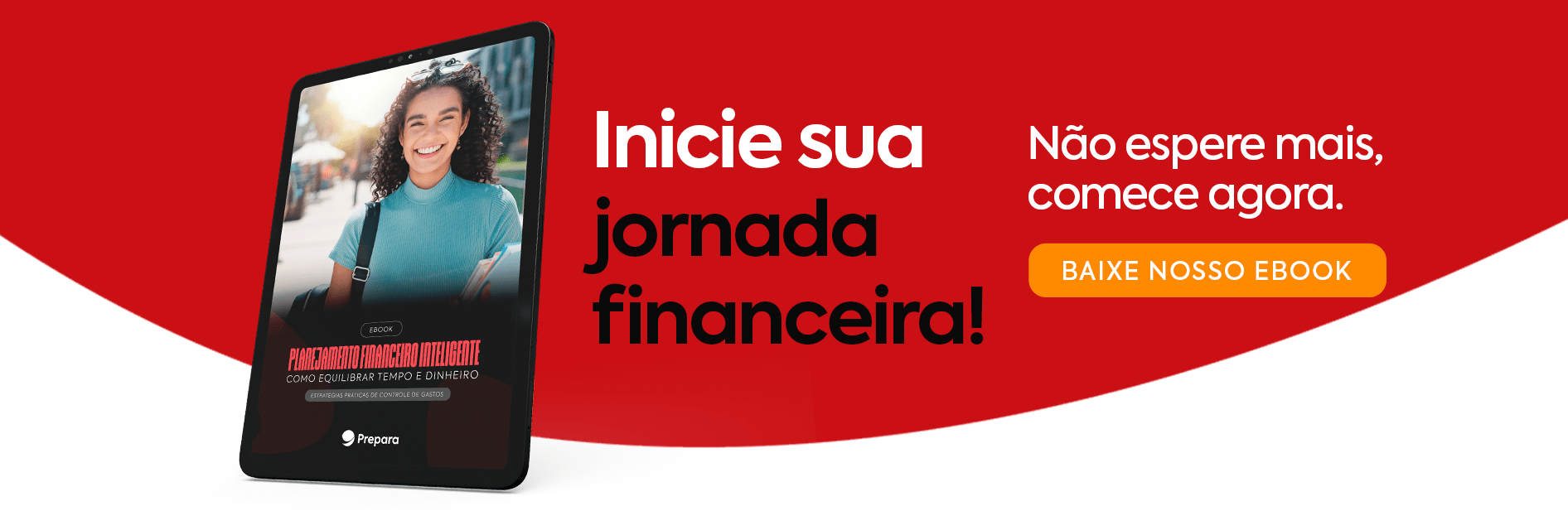 Banner promocional do ebook planejamento financeiro inteligente. Garota negra de cabelo cacheado e blusa azul sorri enquanto segura livros.